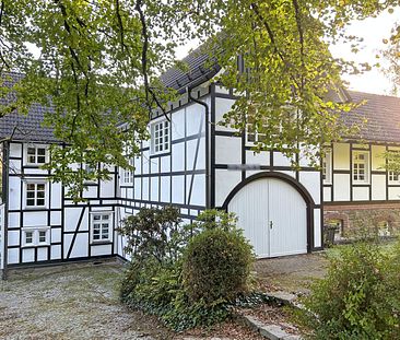 Exklusives Wohn- und Geschäftshaus in ruhiger Stadtrandlage von Waldbröl! - Photo 1