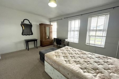 Ninian Park Road - Photo 3