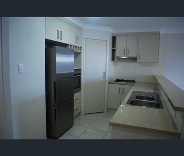 2/14 Sunning Street, Kearneys Spring, Qld 4350 - Photo 5