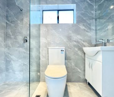 Stylish Low-Maintenance Home with Spacious Terrace - Photo 6