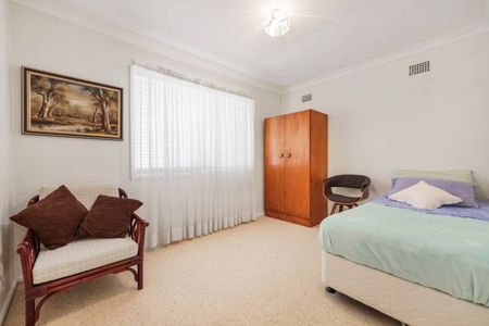 THREE BEDROOM HOME - SOUTH TAMWORTH - Photo 5