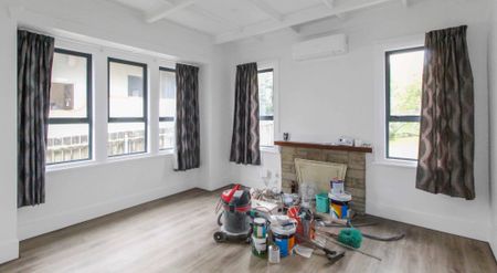 Four Bedroom Beauty! - Photo 4