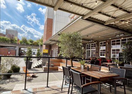 Jetzt 3-Raumloft im modernen Tabakquartier sichern.Parkett, EBK und großer Balkon! - Photo 2