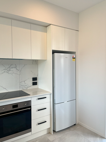 Sunny 2 Bed 1.5 Bath townhouse - Photo 2