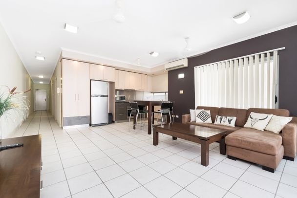 2/30 Cavenagh Street, Darwin City - Photo 1