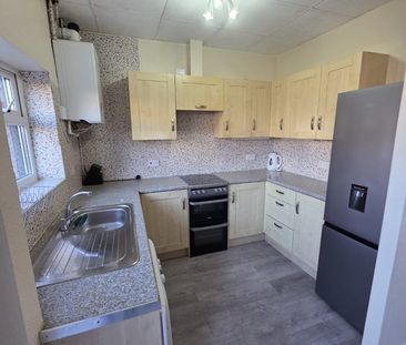 3 Bed Terraced House, Claremont Gardens, IG3 - Photo 1