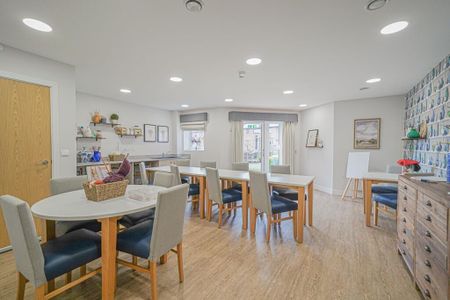 2 bedroom retirement property to rent - Photo 2