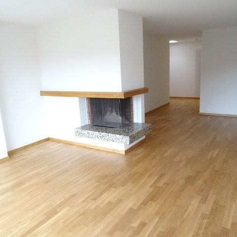 Moderne 3.5-ZW à 81 m² im 2. OG mit Cheminée - Photo 1