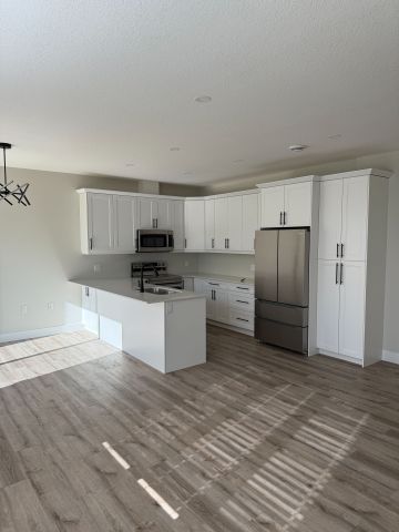 For Lease - 282 MAIN Street Unit# 9, Southwest Middlesex, Ontario - Photo 5