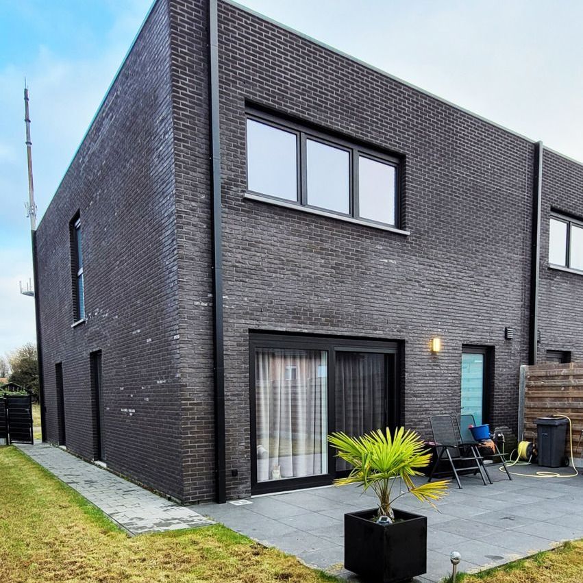 Halfopen BEN nieuwbouw, 176m² met 3 slaapkamers, garage en staanplaats en een prachtige tuin met terras - Foto 1