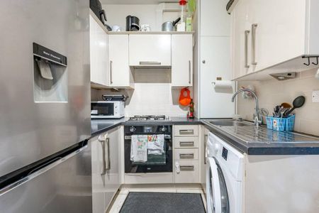 2 bedroom flat to rent - Photo 4