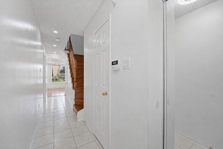 For Lease - 39 Caruso Drive, Brampton, Ontario - Photo 3