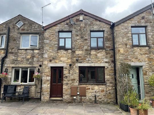 3 bedroom terraced house to rent - Photo 1