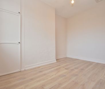 2 bedroom end terraced house to rent, - Photo 4