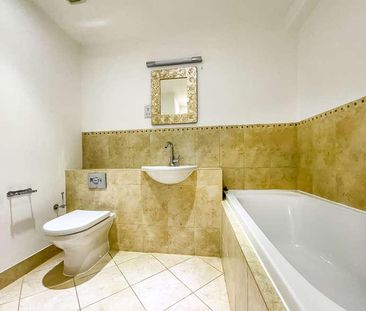 The Coach House, Herringswell, IP28 - Photo 3