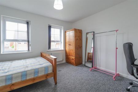 4 bedroom terraced house to rent - Photo 5
