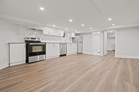 For Lease - 30 Strathgowan Avenue Unit# Lower, Toronto, Ontario - Photo 2