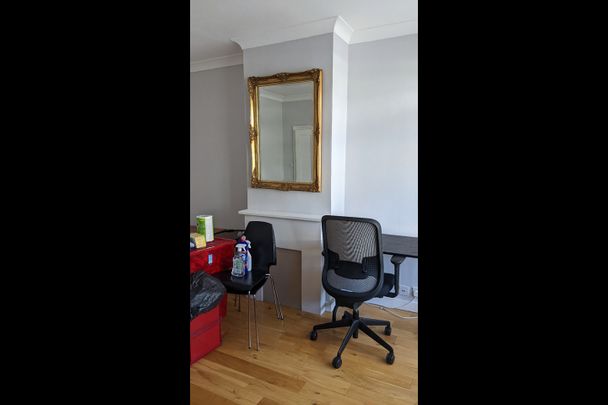 3 Bed Terraced House, Kenya Road, SE7 - Photo 1