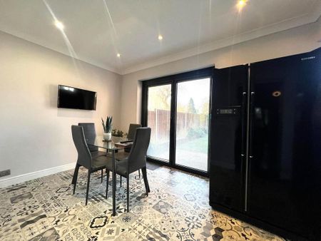 4 bedroom detached house to rent - Photo 3