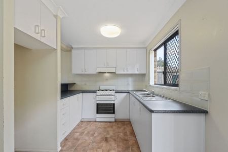 Spacious 2-Storey, 2-Bedroom Brick Unit – Comfort & Convenience! - Photo 5