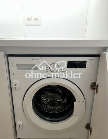 Charmante Altbauwohnung: Luxus-Einbauküche und Stilvollem Interieur - Photo 3