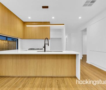 GREAT FAMILY HOME - Photo 4