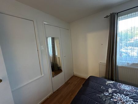 3 Bed Terraced House, Hoskins Close, M12 - Photo 5