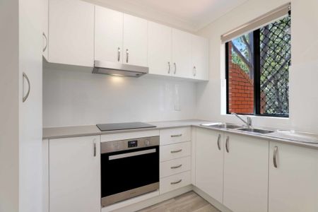 Renovated 1 bedroom Unit with Large Balcony - Photo 4