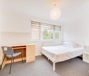 £769 p/w (£3,332 pcm) - Photo 4