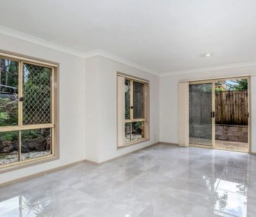 Modern 3-Bedroom Townhouse in Gated Boutique Complex - Photo 3