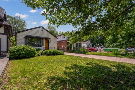 For Lease - 33 Ash Crescent, Toronto, Ontario - Photo 4