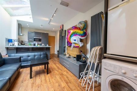 6 bedroom house to rent - Photo 4