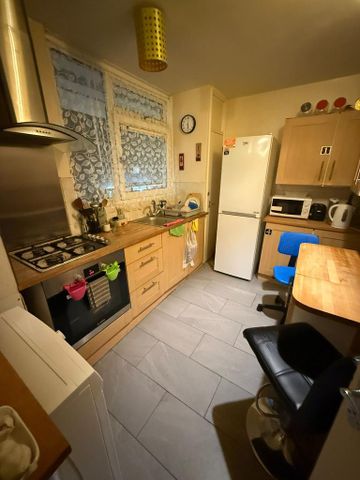 4 bedroom flat share to rent - Photo 4