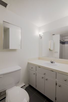 2285 Saint-Mathieu Street - Photo 1