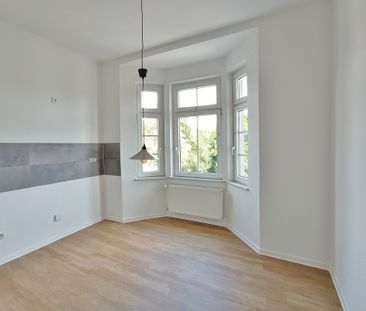 Drei Zimmer komplett renoviert, mit Einkaufsmöglichkeiten vor der Tür! - Photo 6