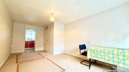 Perry Way, Bracknell, Berkshire, RG12 - Photo 3