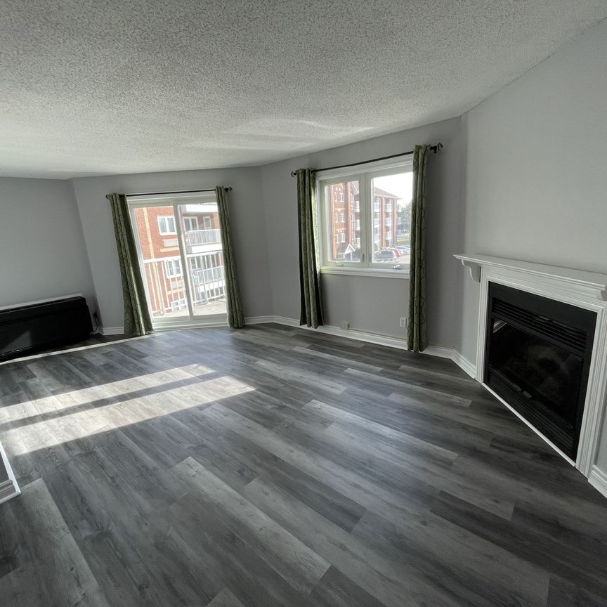 For Lease - 193 Lake Driveway N/A Unit# 307, Ajax, Ontario - Photo 1