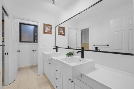 RENOVATED FAMILY HOME! - Photo 4