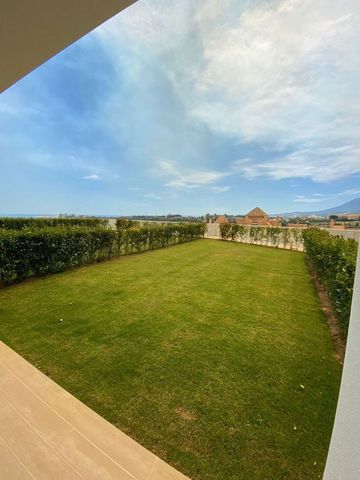 2 room luxury Flat for rent in Estepona, Spain - Photo 3