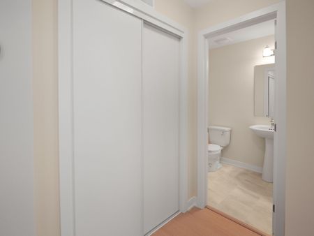 For Lease - 420 Mishi Private, Manor Park - Cardinal Glen and Area, Ontario - Photo 3