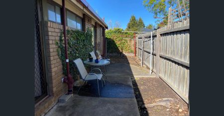 Low maintenance 2 bedroom unit - Photo 3