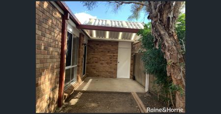 FAMILY HOME FOR RENT - Photo 2