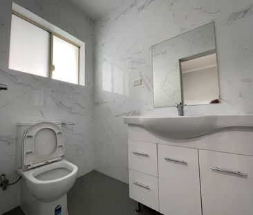 MASSIVE SIZE LUXURY DUPLEX READY TO MOVE IN - Photo 4