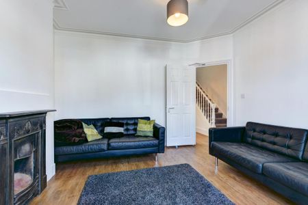 6 bedroom house to rent - Photo 2