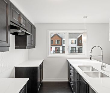 For Lease - 2031 Blossite Private, Barrhaven, Ontario - Photo 6