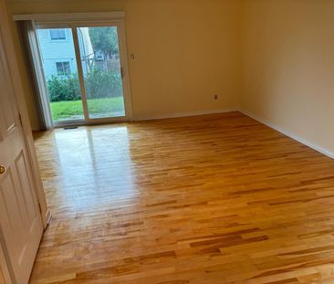 For Lease - 1648 Nordic Way, Cyrville - Carson Grove - Pineview, On... - Photo 5