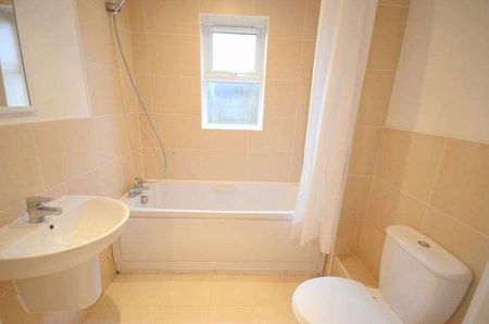 Lowther Gardens, Bournemouth, BH8 - Photo 3