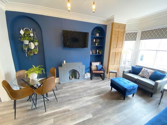 1 bedroom in a flat share to rent - Photo 1