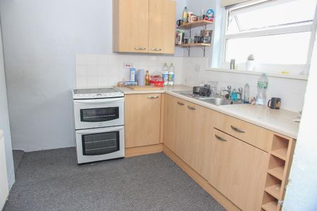 2 bedroom terraced house to rent - Photo 4