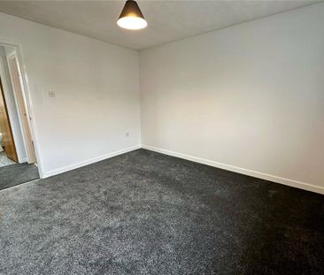 2 bedroom end of terrace house to rent - Photo 5
